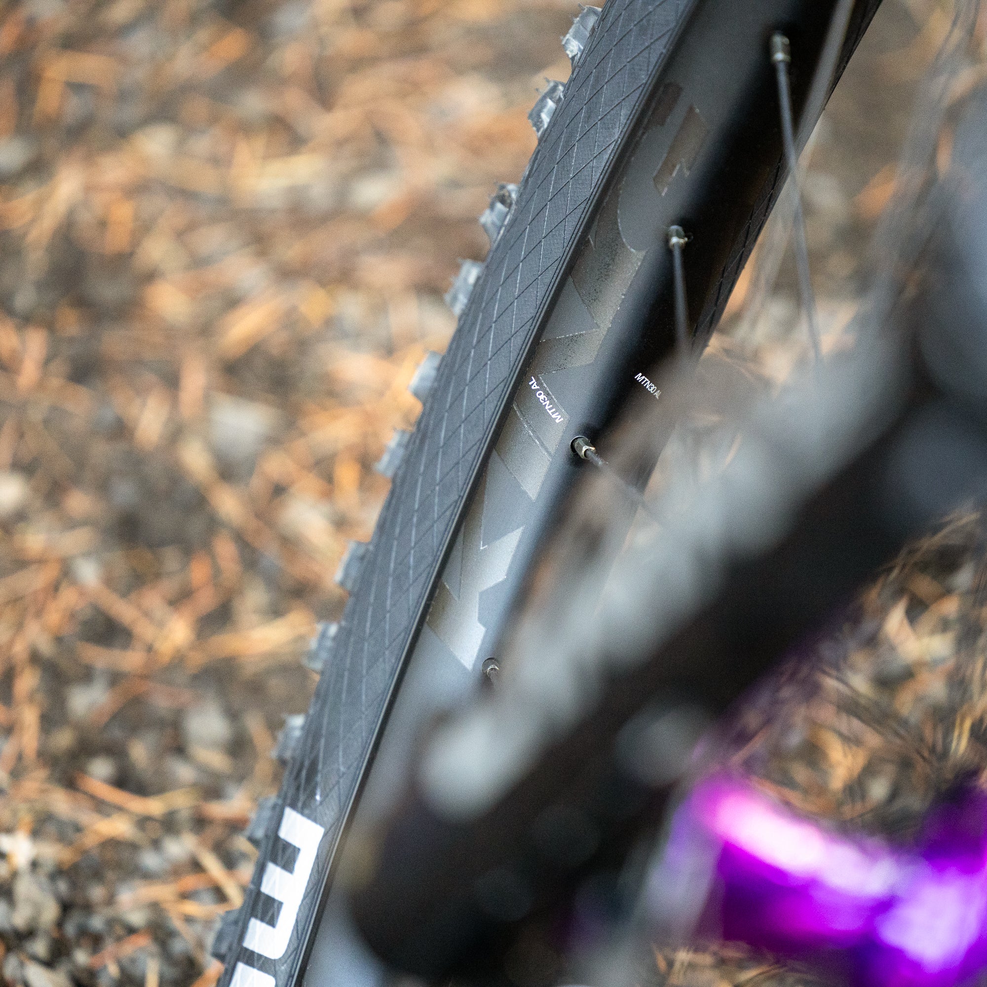 Chris King MTN30 AL MX Boost Centerlock - Image 9